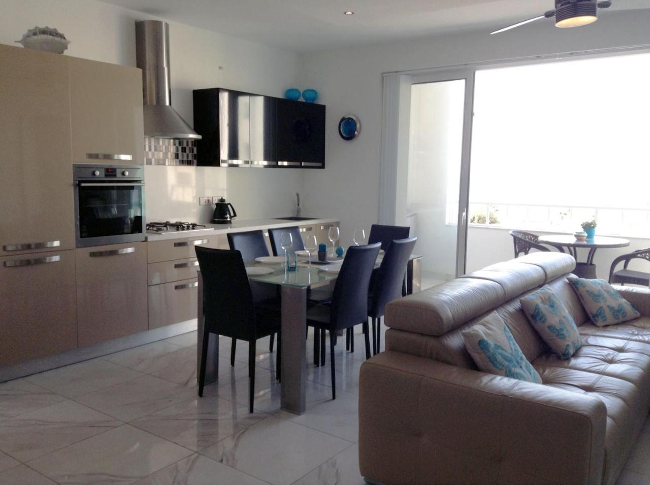 Seafront Apartment With Pool San Pawl il-Baħar Kültér fotó