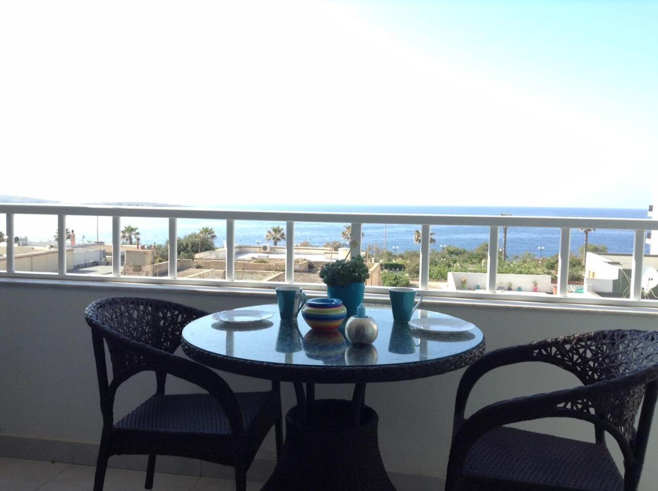 Seafront Apartment With Pool San Pawl il-Baħar Kültér fotó